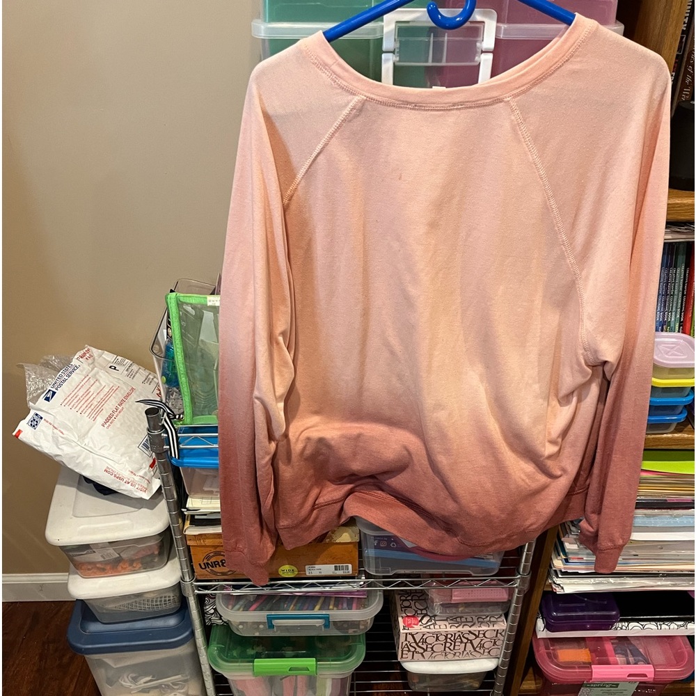 Sweatshirt tan faded to cream